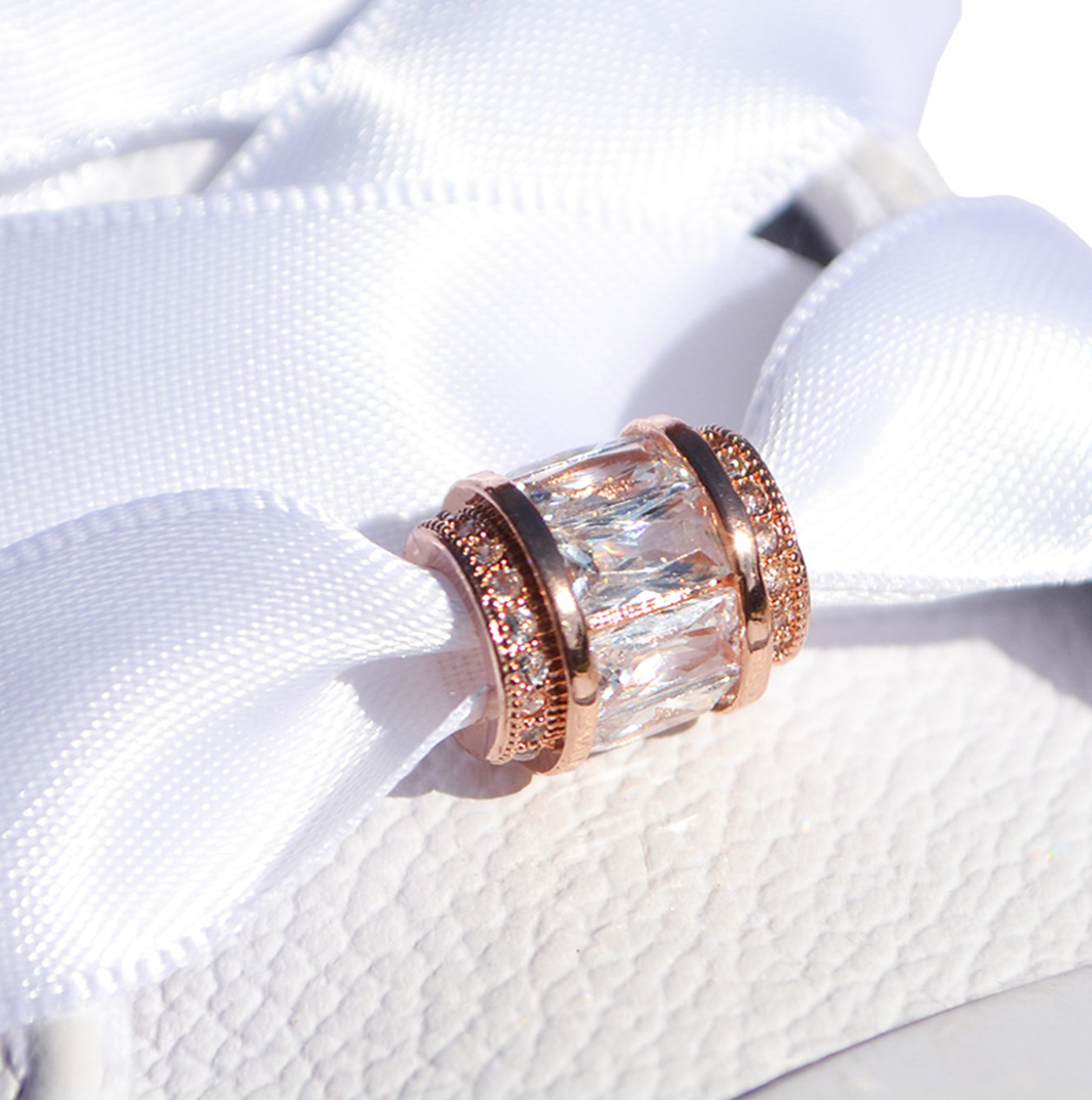 rose-gold-crystal-clear-toggle-close-up.jpg